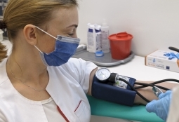 Galeria | WUMed | COVID - Zajęcia praktyczne na pielęgniarstwie | Zdjęcie: 9