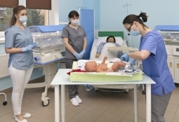 Galeria | WUMed | COVID - Zajęcia praktyczne na pielęgniarstwie | Zdjęcie: 30