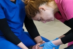 Galeria | WUMed | Ćwiczenia studentów ratownictwa medycznego | Zdjęcie: 14