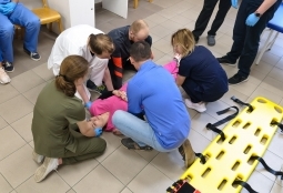 Galeria | WUMed | Ćwiczenia studentów ratownictwa medycznego | Zdjęcie: 15