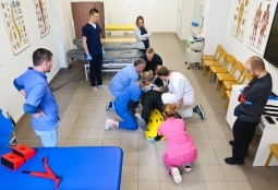 Galeria | WUMed | Ćwiczenia studentów ratownictwa medycznego | Zdjęcie: 21