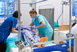 Galeria | WUMed | Ćwiczenia w pracowniach pielęgniarstwa | Zdjęcie: 5