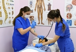 Galeria | WUMed | Ćwiczenia w pracowniach pielęgniarstwa | Zdjęcie: 20