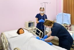 Galeria | WUMed | Ćwiczenia w pracowniach pielęgniarstwa | Zdjęcie: 26