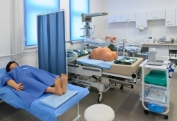 Galeria | WUMed | Pracownia położnictwa | Zdjęcie: 1