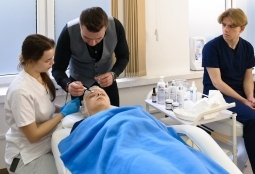 Galeria | WUMed | Zaawansowane techniki peeling'u - warsztaty dla studentów kosmetologii | Zdjęcie: 10