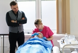 Galeria | WUMed | Zaawansowane techniki peeling'u - warsztaty dla studentów kosmetologii | Zdjęcie: 20