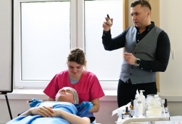Galeria | WUMed | Zaawansowane techniki peeling'u - warsztaty dla studentów kosmetologii | Zdjęcie: 39