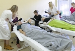 Galeria | WUMed | Techniki przeciwstarzeniowe - warsztaty dla studentów kosmetologii | Zdjęcie: 6